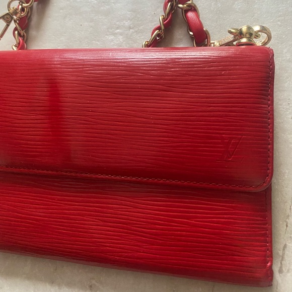 SOLD ✨✨Authentic Louis Vuitton Epi ✨✨ - Picture 8 of 14